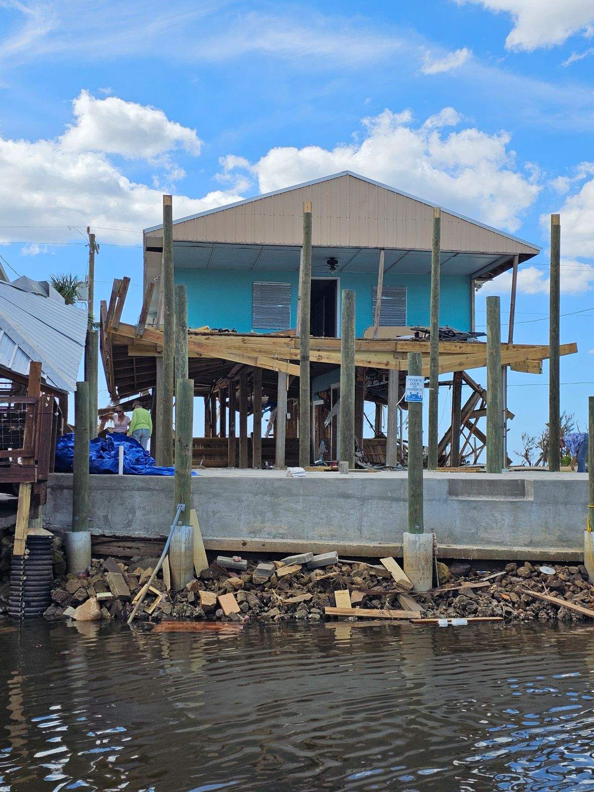Joel Baldree, who had planned to buy a home in the area before the storm hit, decided to search for salvageable items among the wreckage. His efforts led to the reunion of Army veteran Bill Collins with irreplaceable military memorabilia.