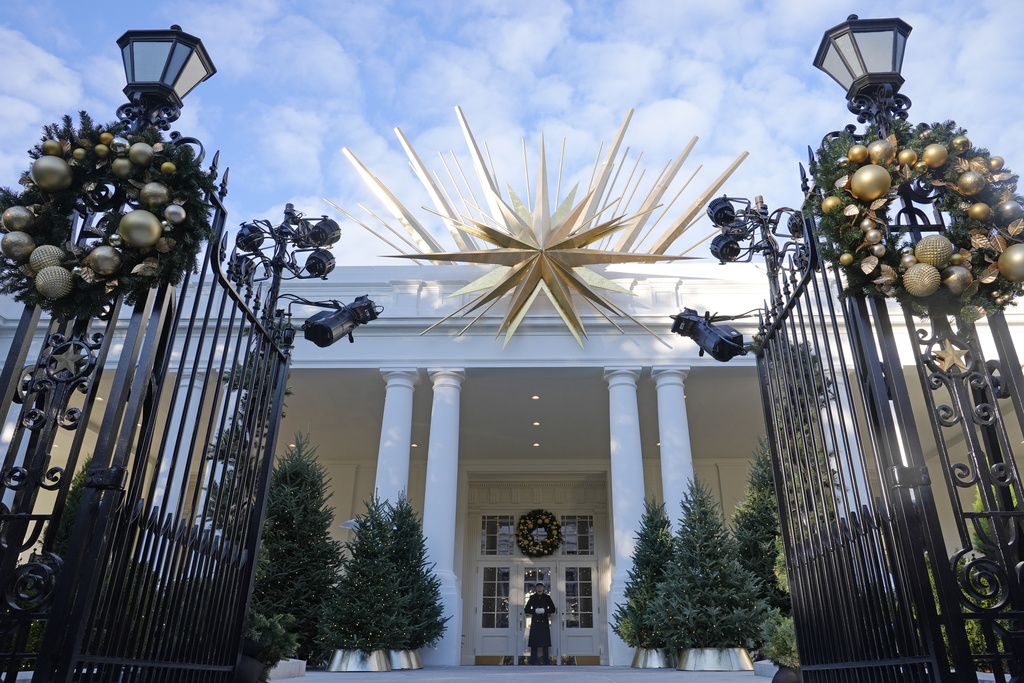 White House Christmas Decorations 2024