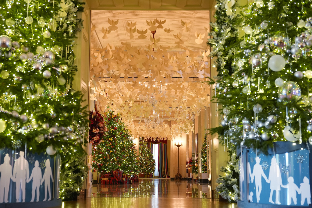 White House Christmas Decorations 2024