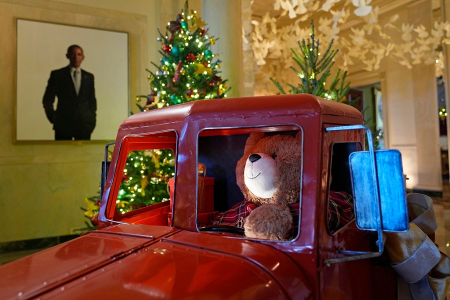 White House Christmas Decorations 2024