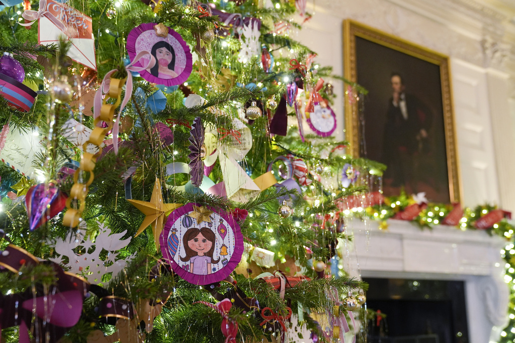 White House Christmas Decorations 2024