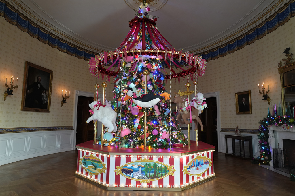 White House Christmas Decorations 2024